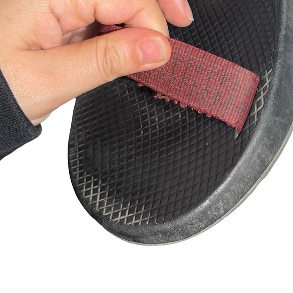 Chaco Z1 Classic Sandals Mens 11 Burgundy Maroon Adjustable Strap Hiking Shoes